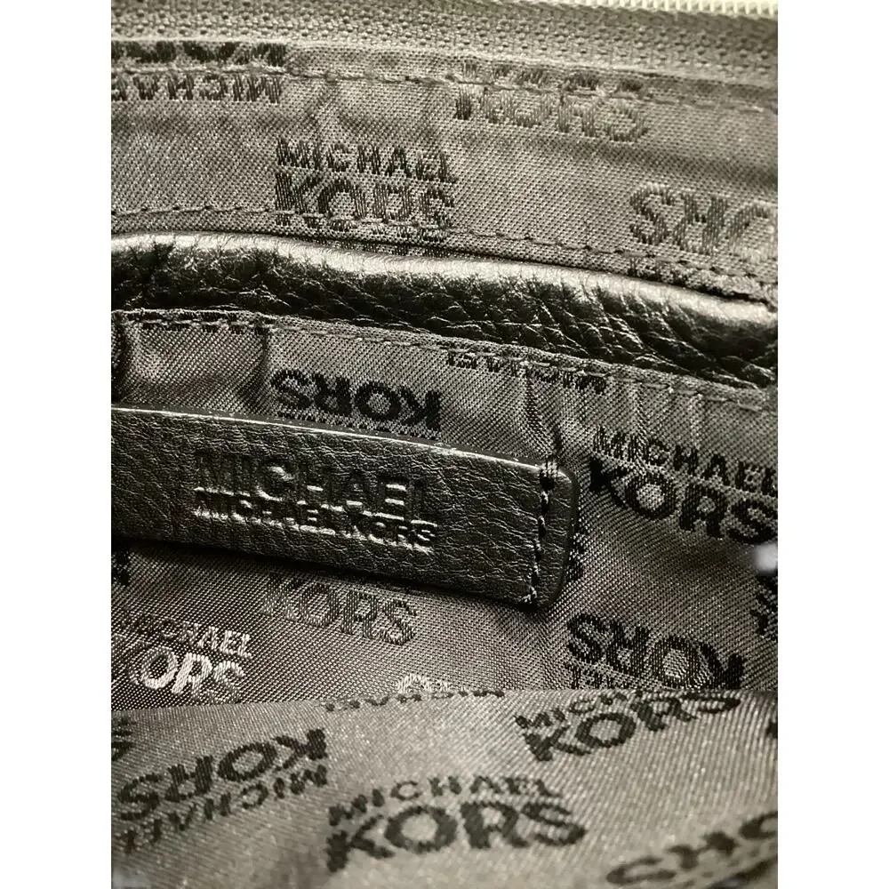 Michael Kors Wristlet Women’s One Size Small Zipper Closure Gold Tone Logo Black